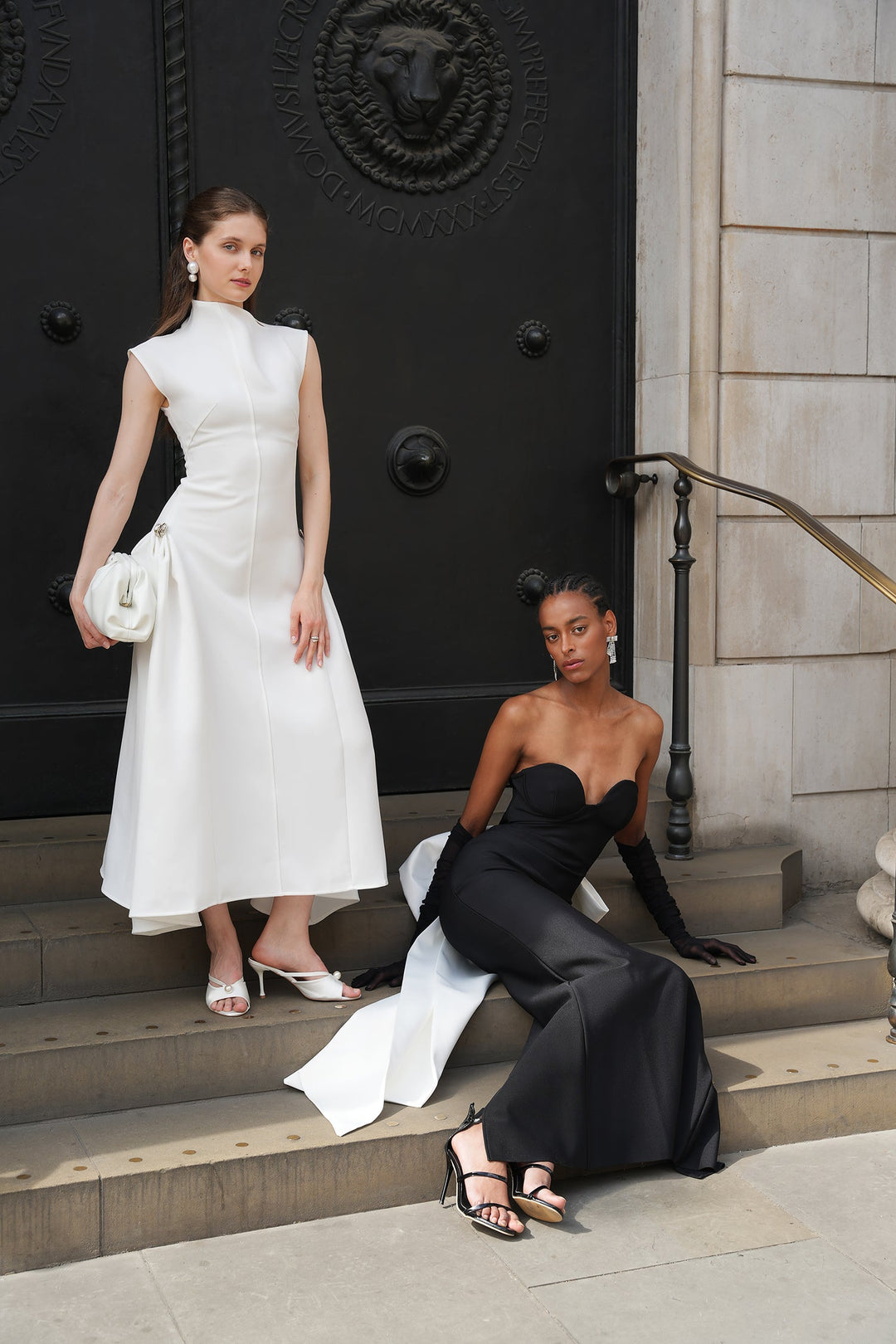 Perla | Mouwloze maxi-jurk met halsbanddetail