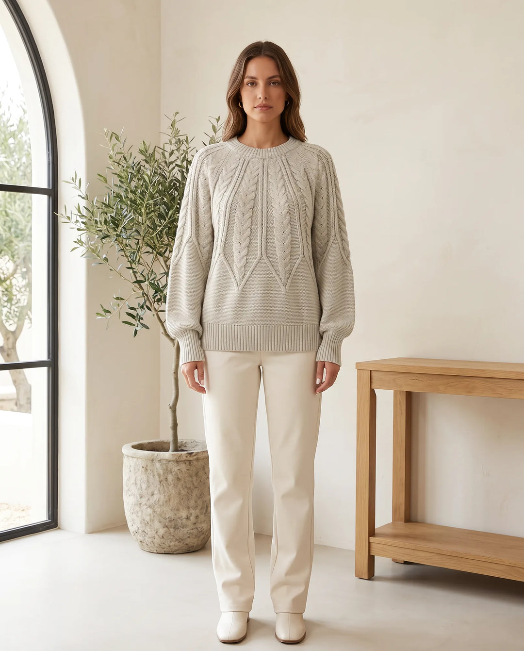 Isla Kabelgebreide Trui voor Dames - Ronde Hals Lange Mouwen Trui - Beige | Auburn Row