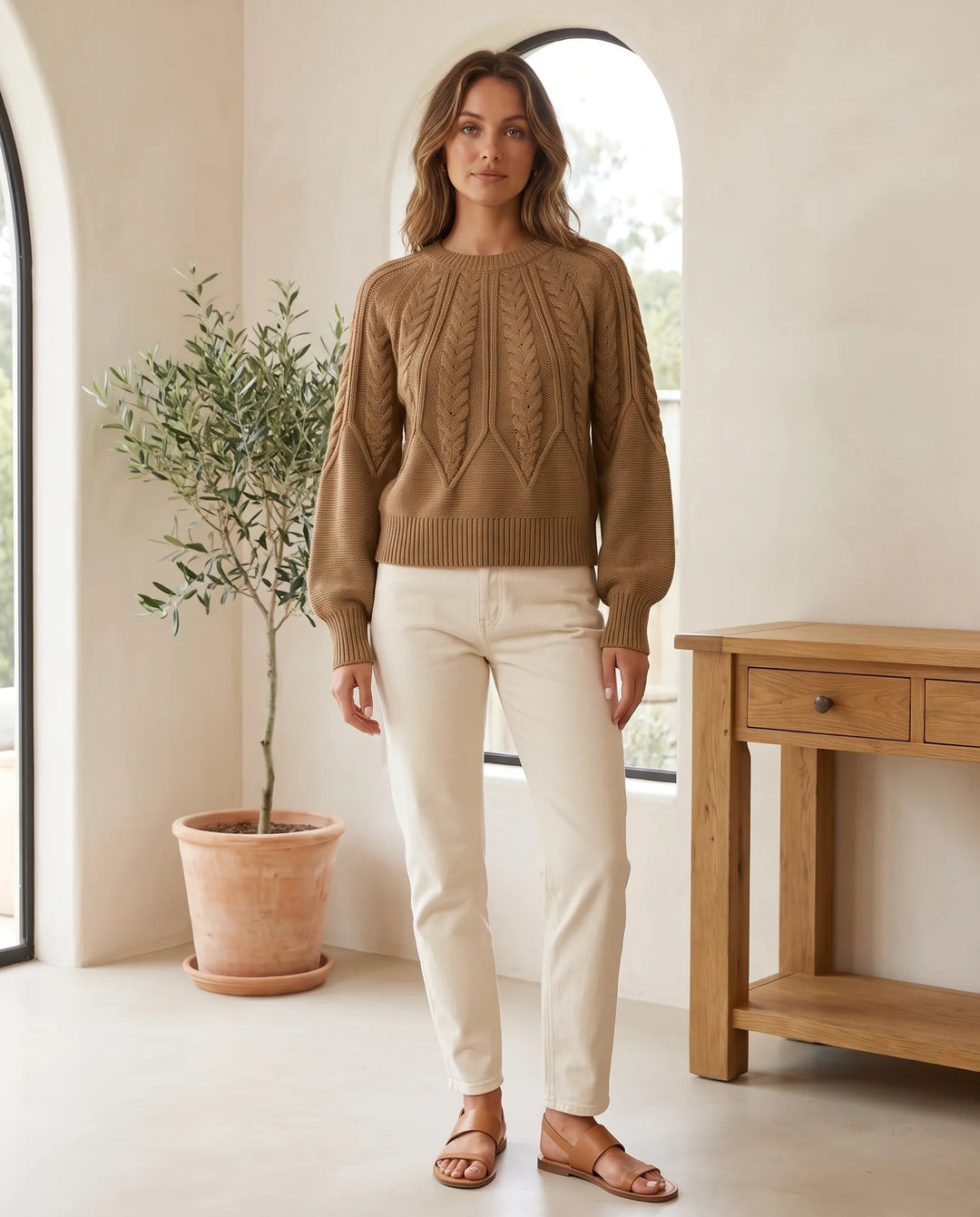 Isla Kabelgebreide Trui voor Dames - Crew Neck Lange Mouwen Jumper - Camel | Auburn Row
