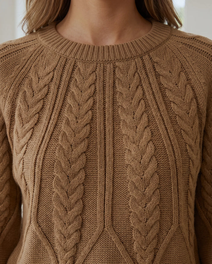 Isla Kabelgebreide Trui voor Dames - Crew Neck Lange Mouwen Jumper - Camel | Auburn Row