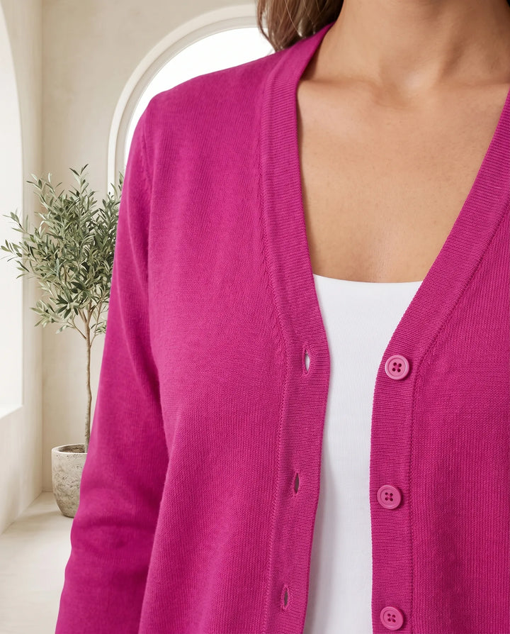 Odette Fijn Gebreide Cardigan voor Dames - Knopen Voor V-Hals - Roze Rood | Auburn Row