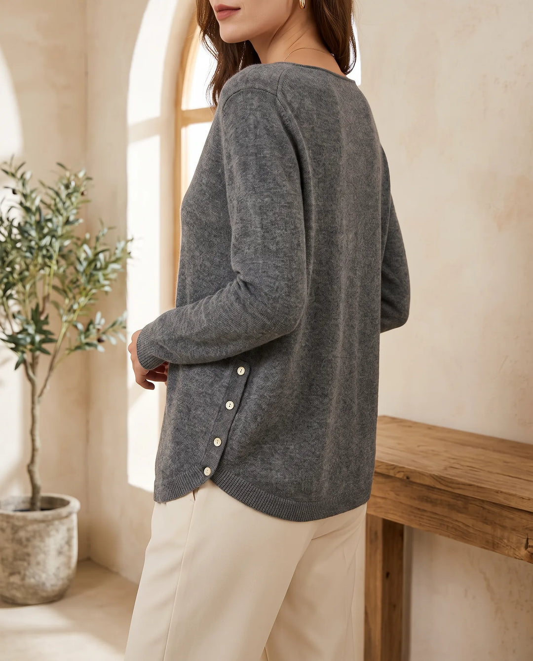 Rosalind Asymmetrische Knopen Cardigan voor Vrouwen – Antraciet