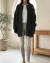 Wren Oversized Cardigan voor Vrouwen - Fluffy Knit Drukknopen Voor - Zwart | Auburn Row