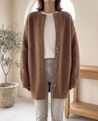 Wren Oversized Cardigan voor Vrouwen - Fluffy Knit Drukknopen Voorkant - Donkerbruin