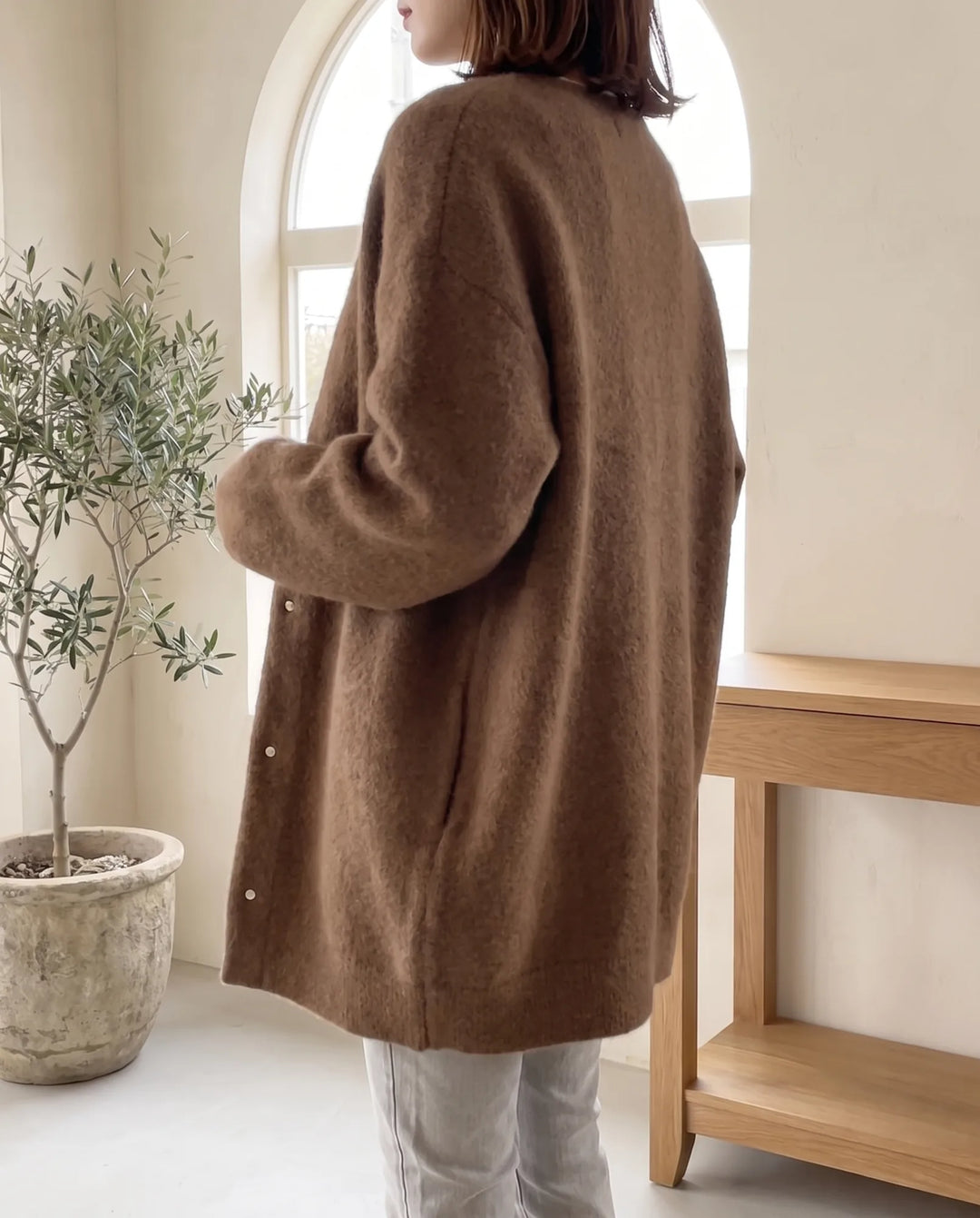 Wren Oversized Cardigan voor Vrouwen - Fluffy Knit Drukknopen Voorkant - Donkerbruin