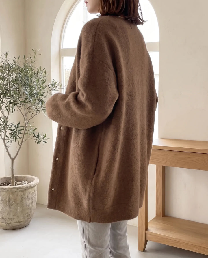 Wren Oversized Cardigan voor Vrouwen - Fluffy Knit Drukknopen Voorkant - Donkerbruin