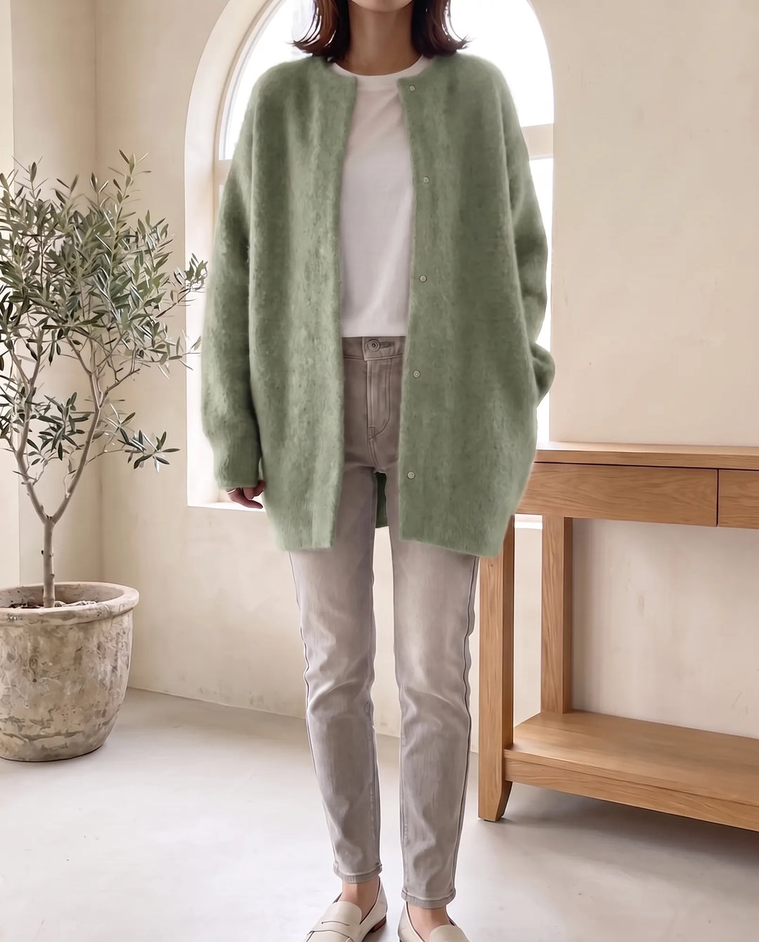 Wren Oversized Cardigan voor Vrouwen - Fluffy Knit Drukknopen Voorkant - Saliegroen