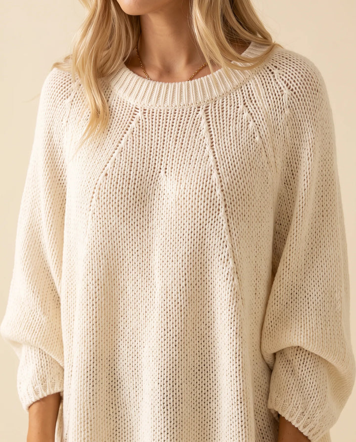 Eloise Trui voor Dames - Oversized Poncho-Stijl Met Gebogen Zoom en Ronde Hals