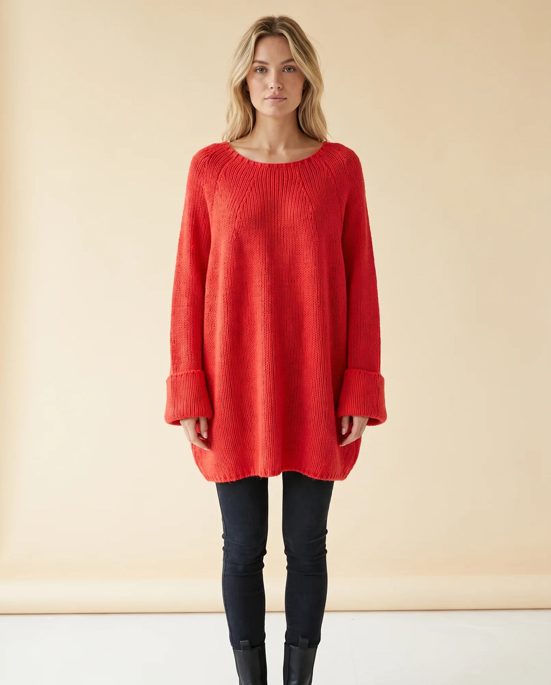 Eloise Trui voor Dames - Oversized Poncho-Stijl Met Gebogen Zoom en Ronde Hals